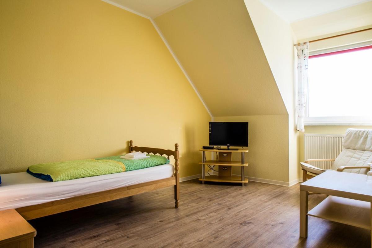 Logia Hotel Garni ノイハルリンガージール エクステリア 写真