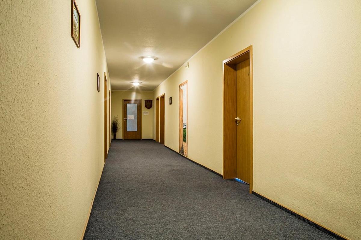 Logia Hotel Garni ノイハルリンガージール エクステリア 写真